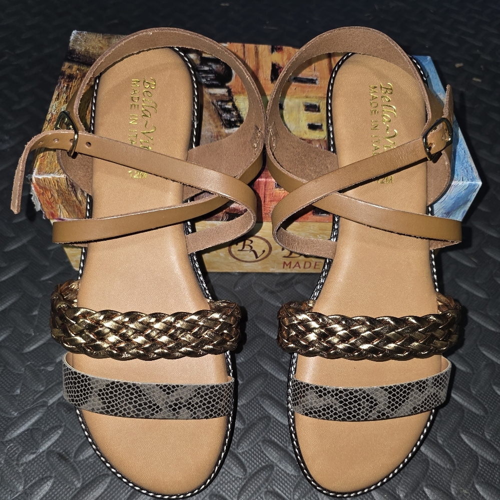 Bella Marie Women's Tan and Gold Sandals